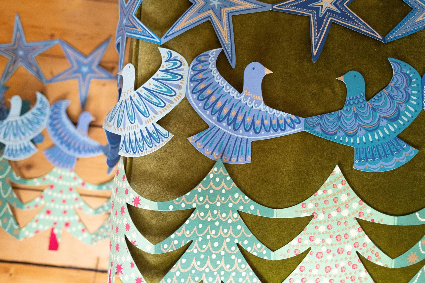 Dove Concertina Garland