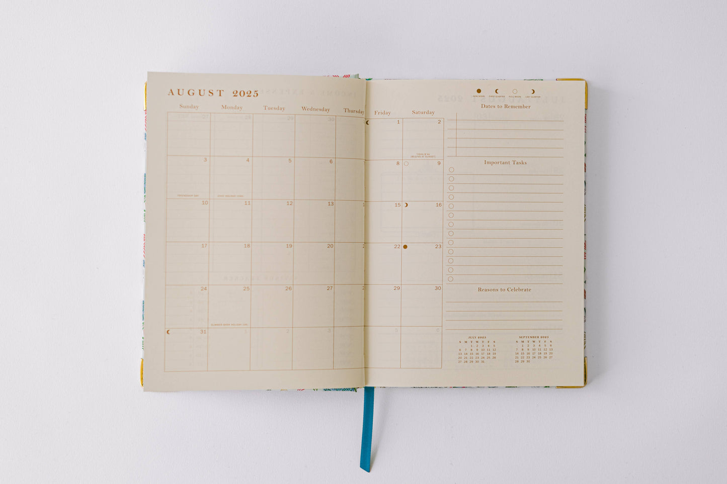 2026 Birds and Bows 17-Month Medium Bound Planner