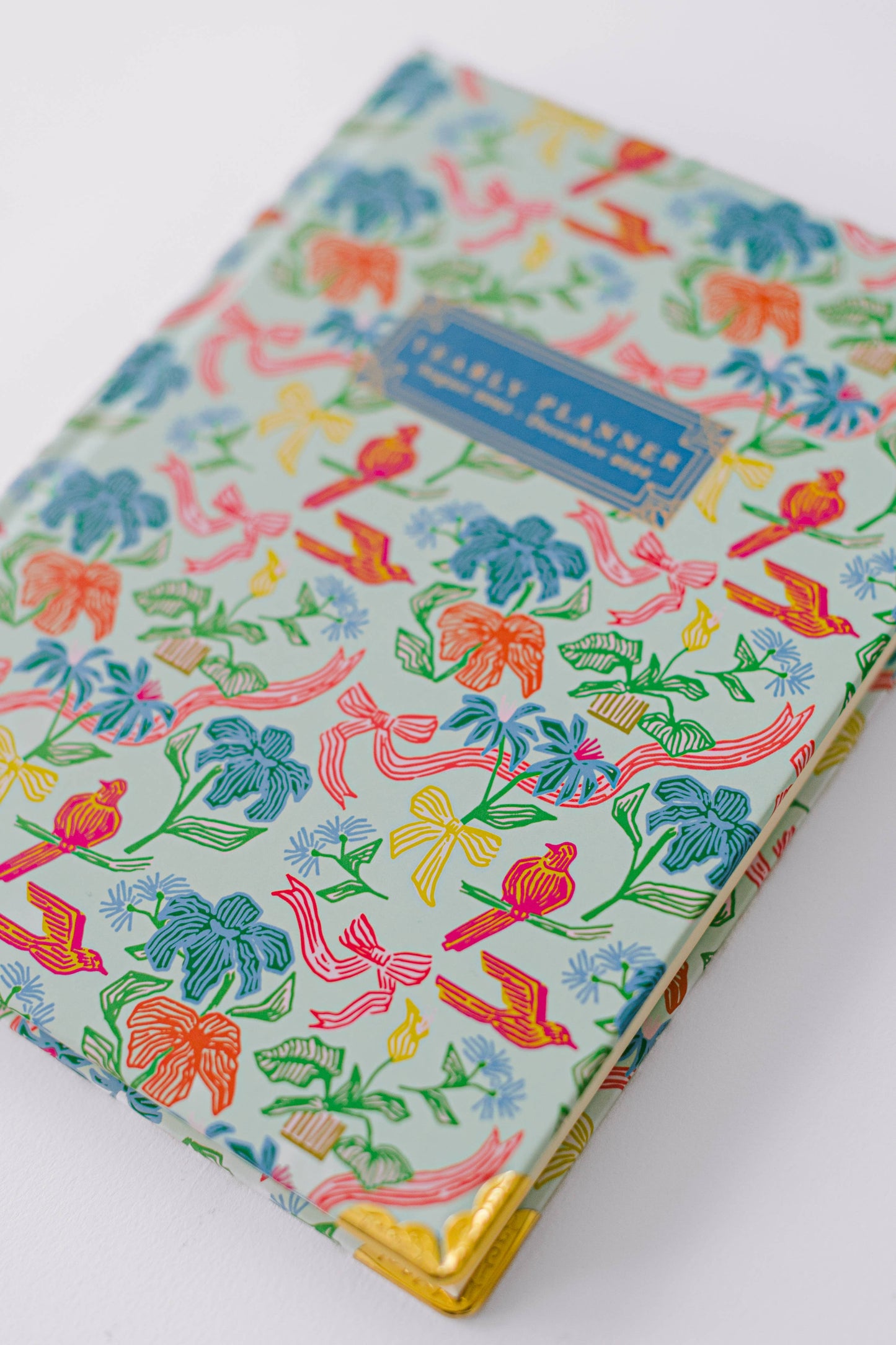 2026 Birds and Bows 17-Month Medium Bound Planner
