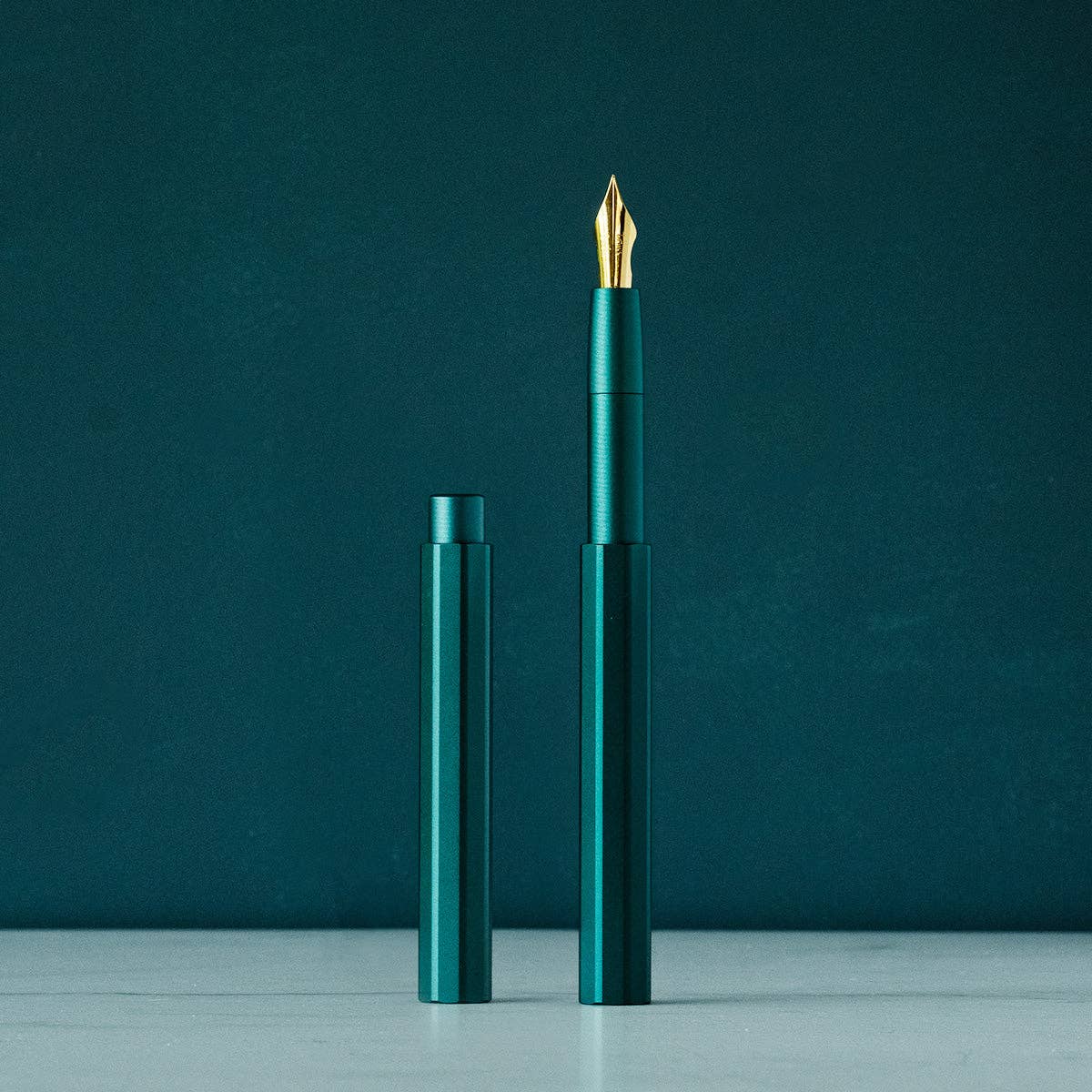 The Studio Pocket Fountain Pen 2.0: Ivy / Architect