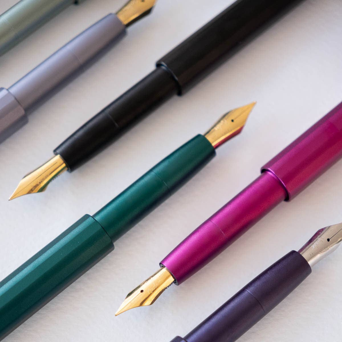 The Studio Pocket Fountain Pen 2.0: Ivy / Architect
