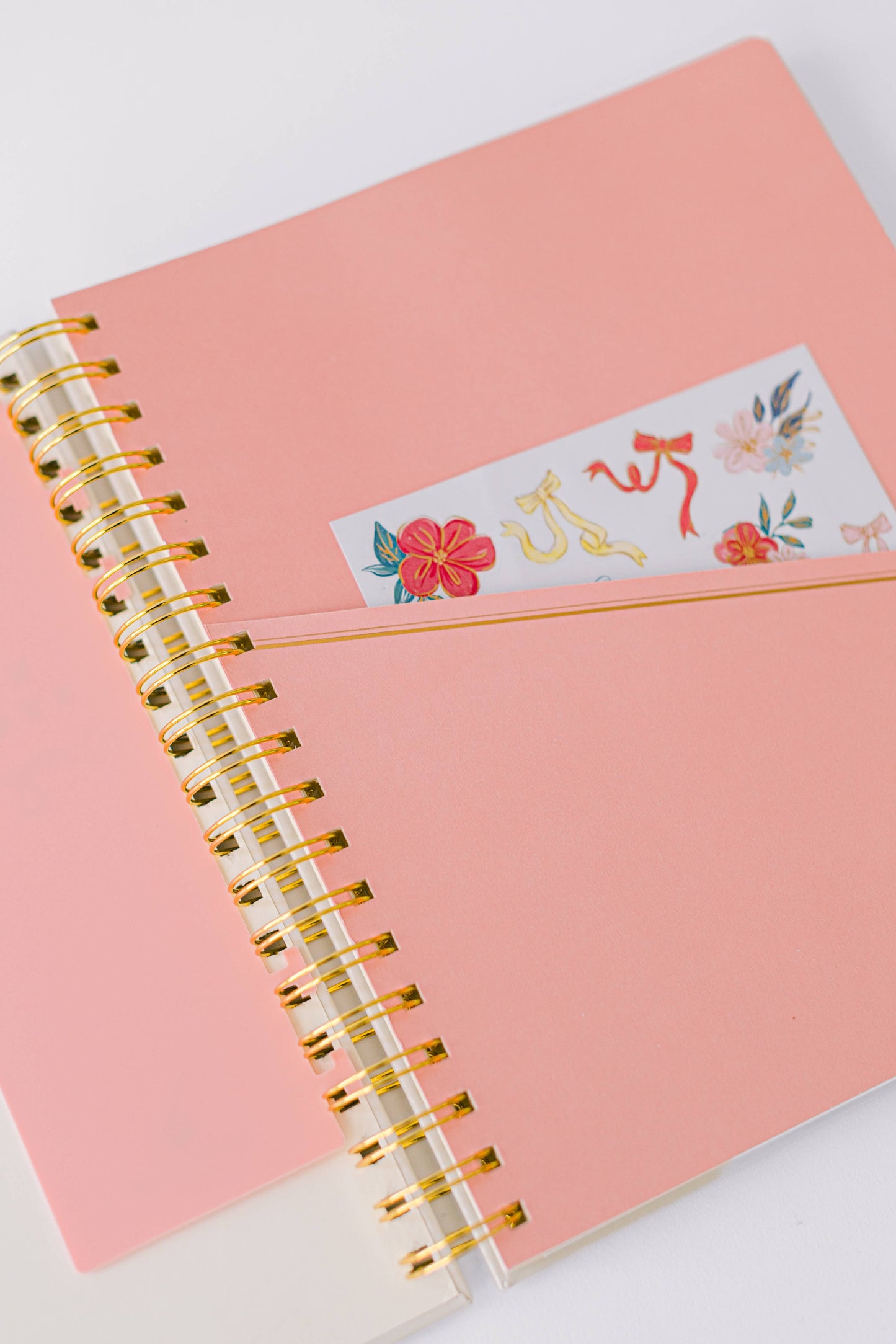 2026 Floral Portrait 17-Month Large Spiral Planner