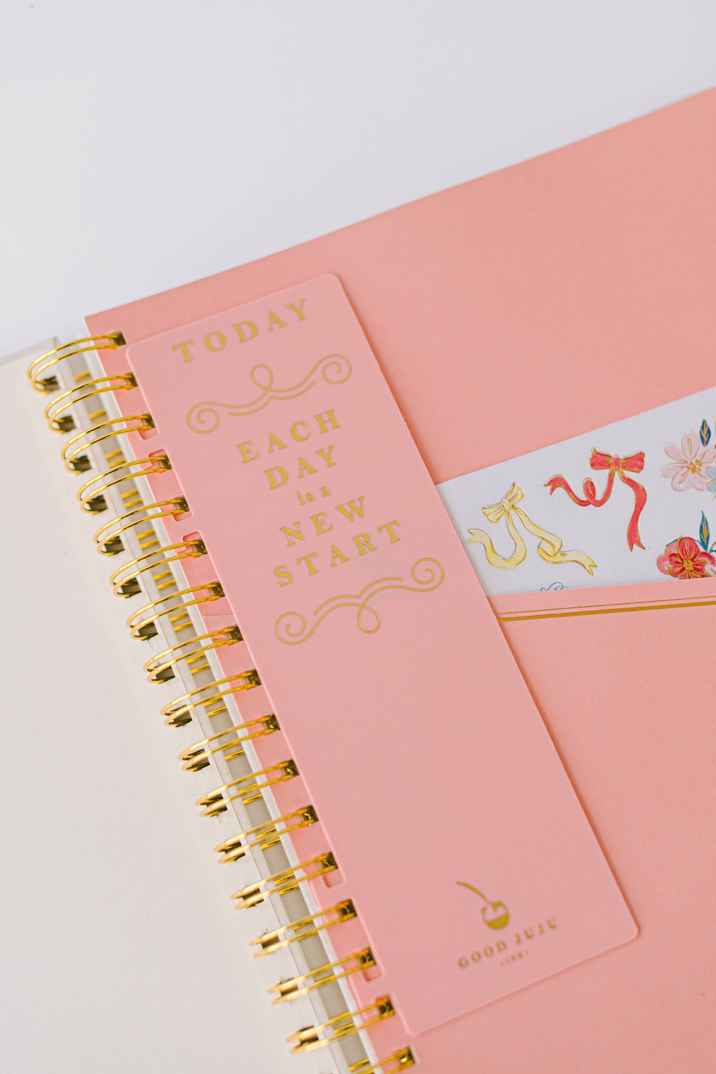 2026 Floral Portrait 17-Month Large Spiral Planner