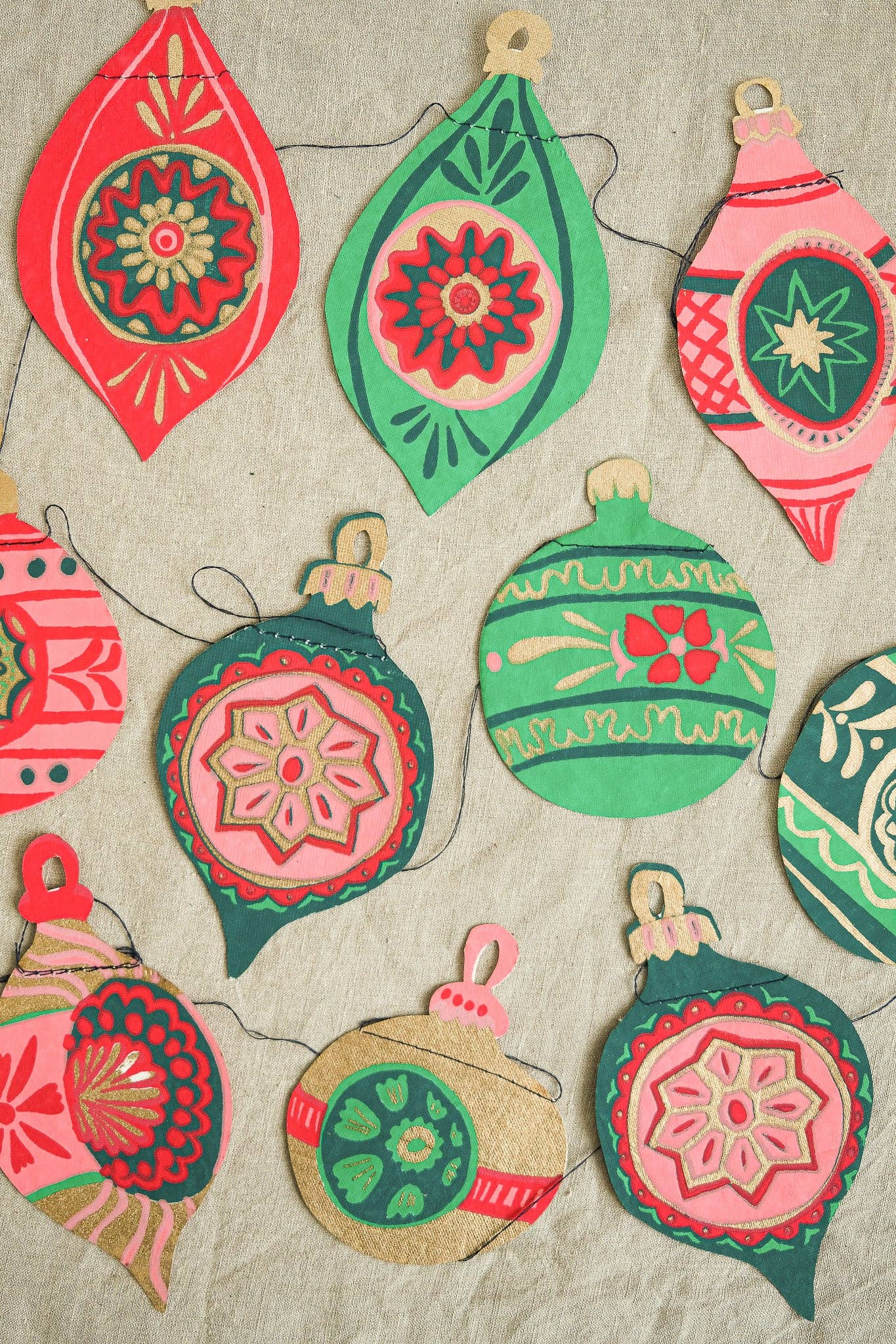 Baubles Garland