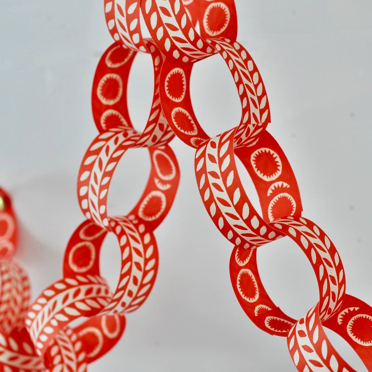 Red & White Paper Chain