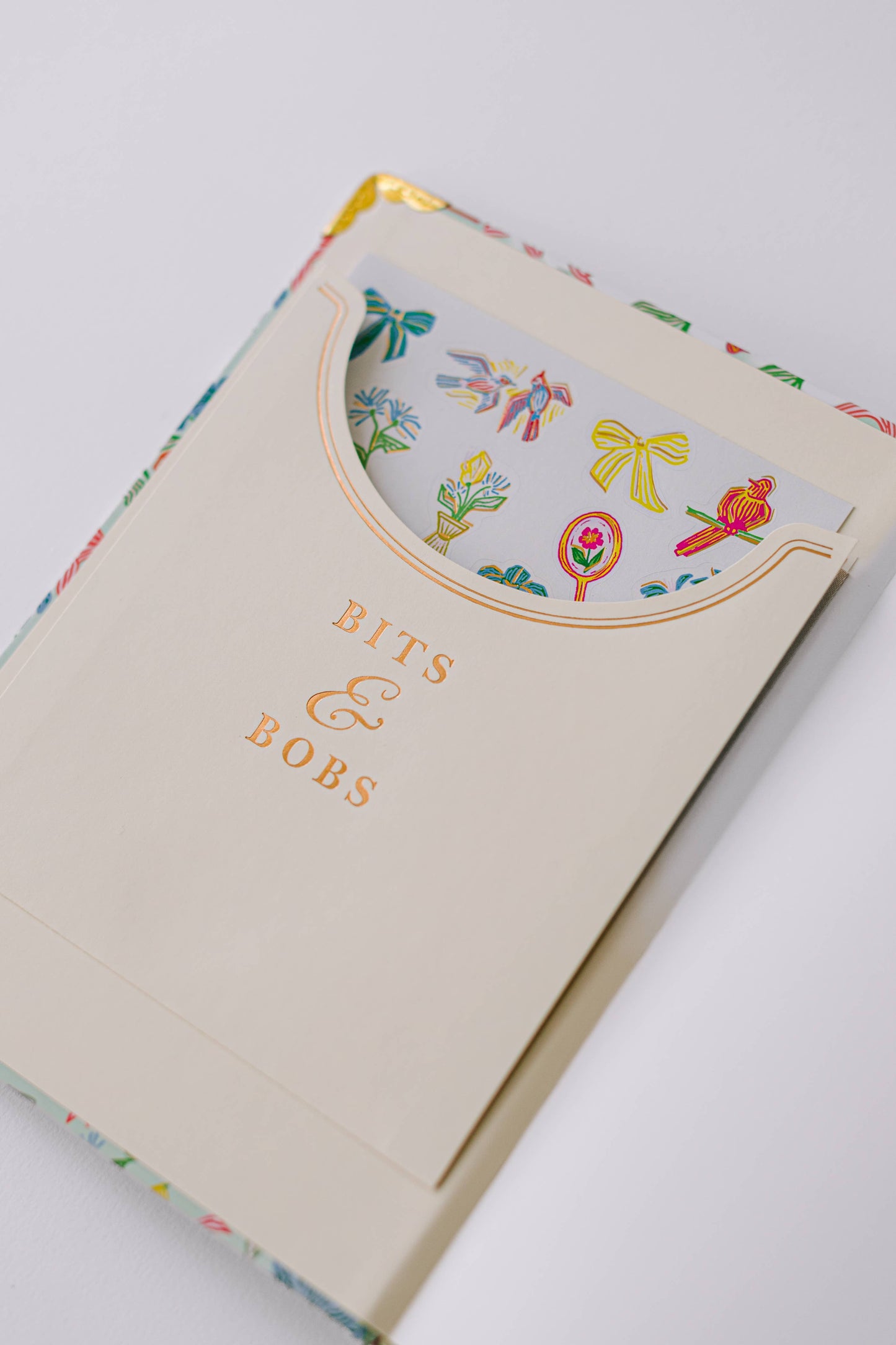 2026 Birds and Bows 17-Month Medium Bound Planner