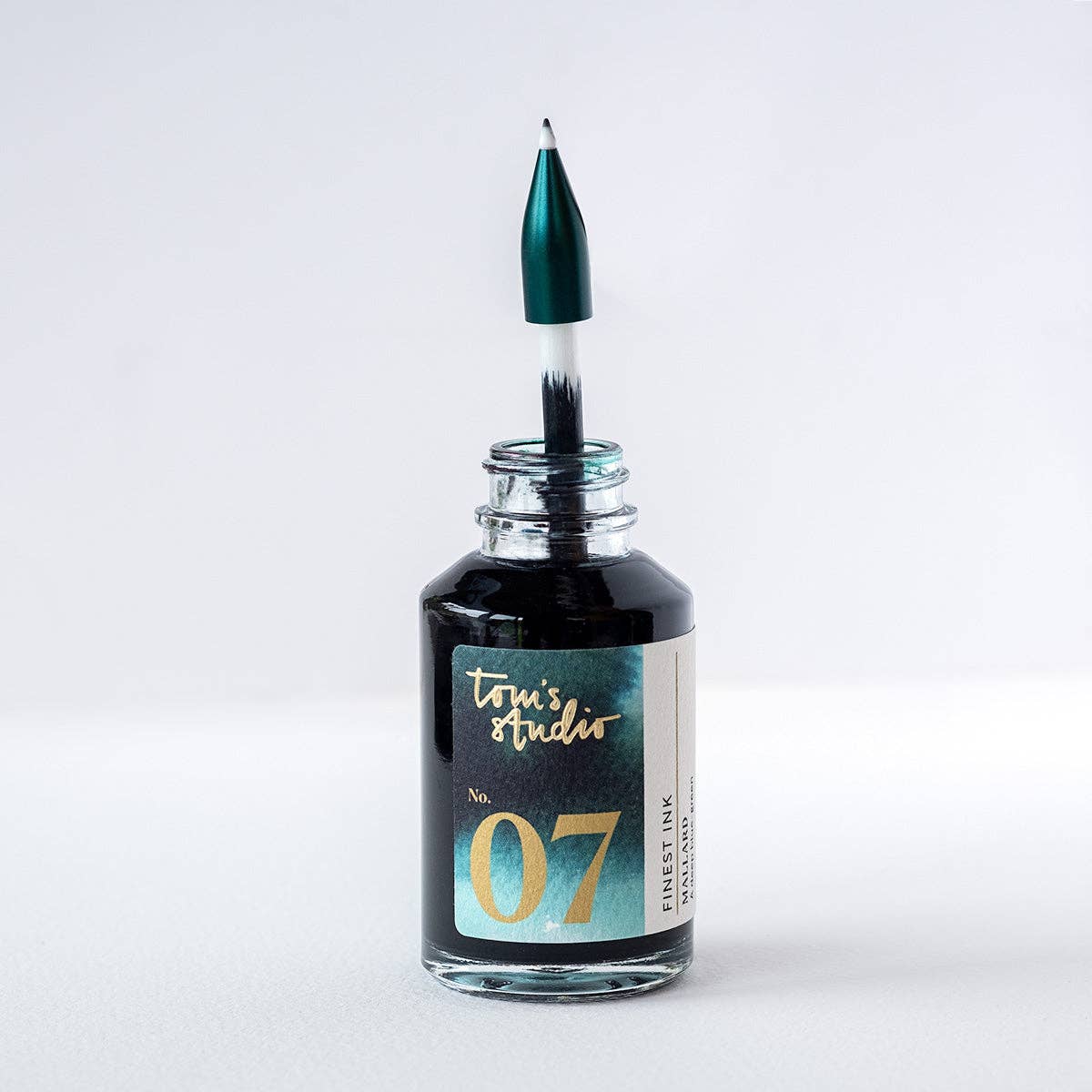 The Wren - Refillable Writing Pen: Iris