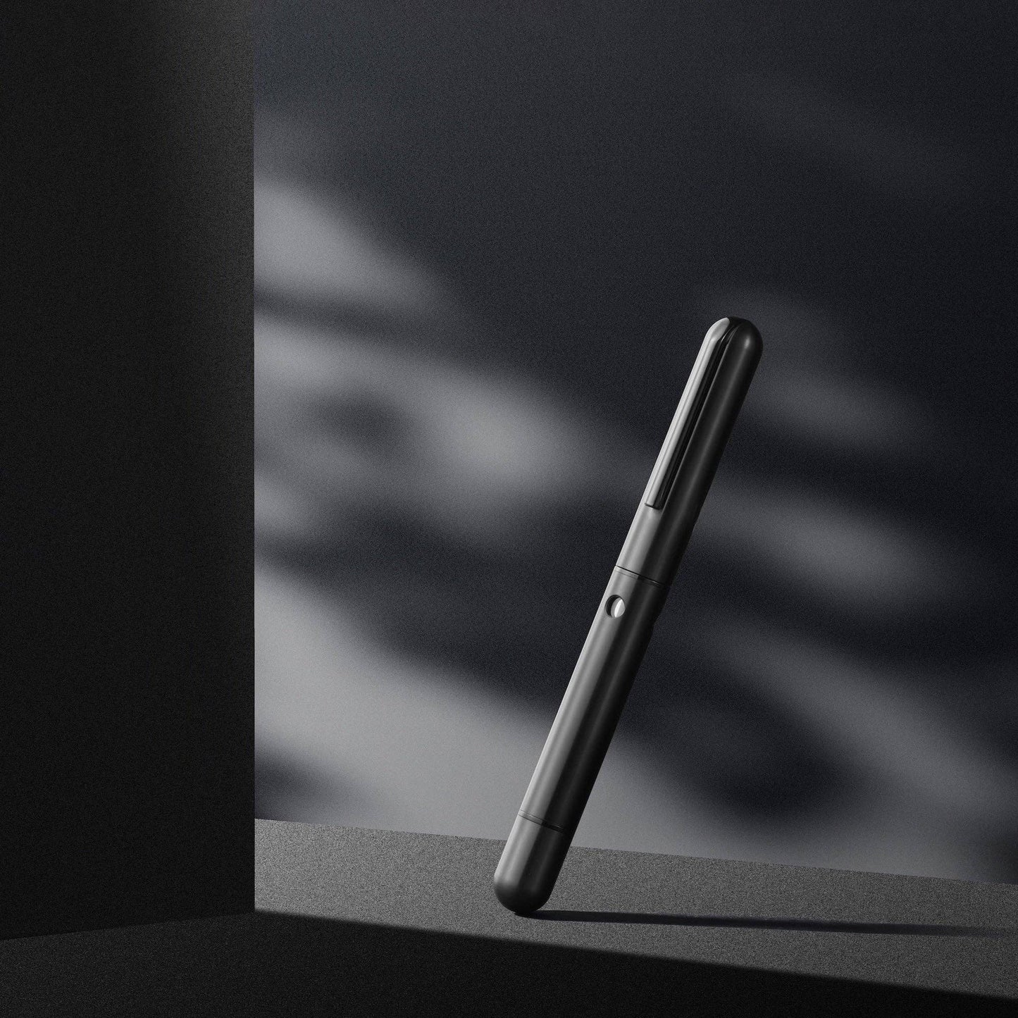 Nautilus Ti Black Titanium Fountain Pen: Medium