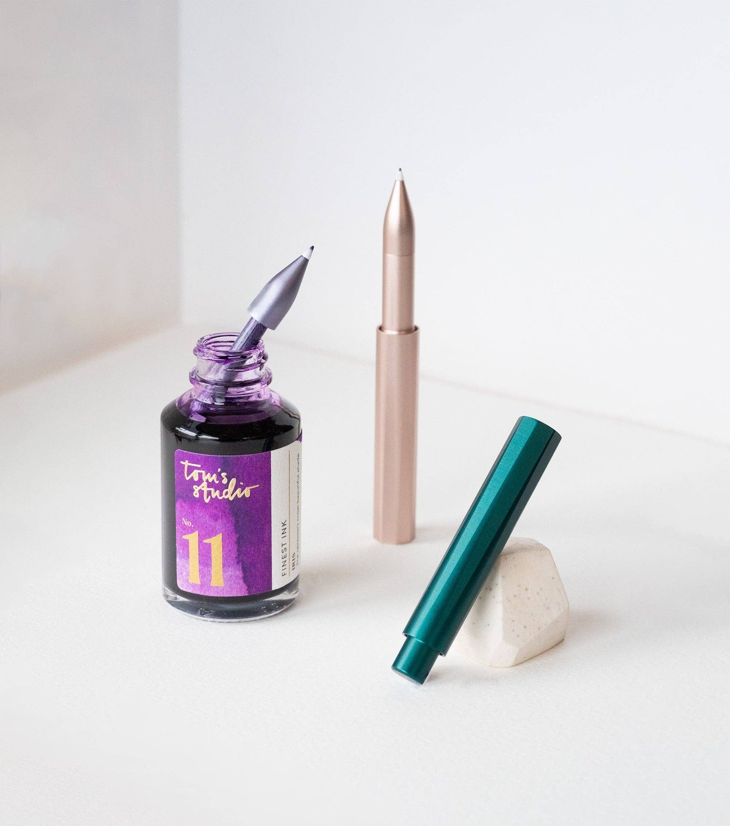 The Wren - Refillable Writing Pen: Iris