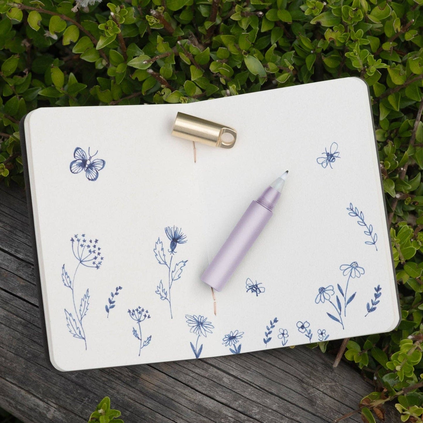 The Field Mouse – refillable travel pen: Ivy