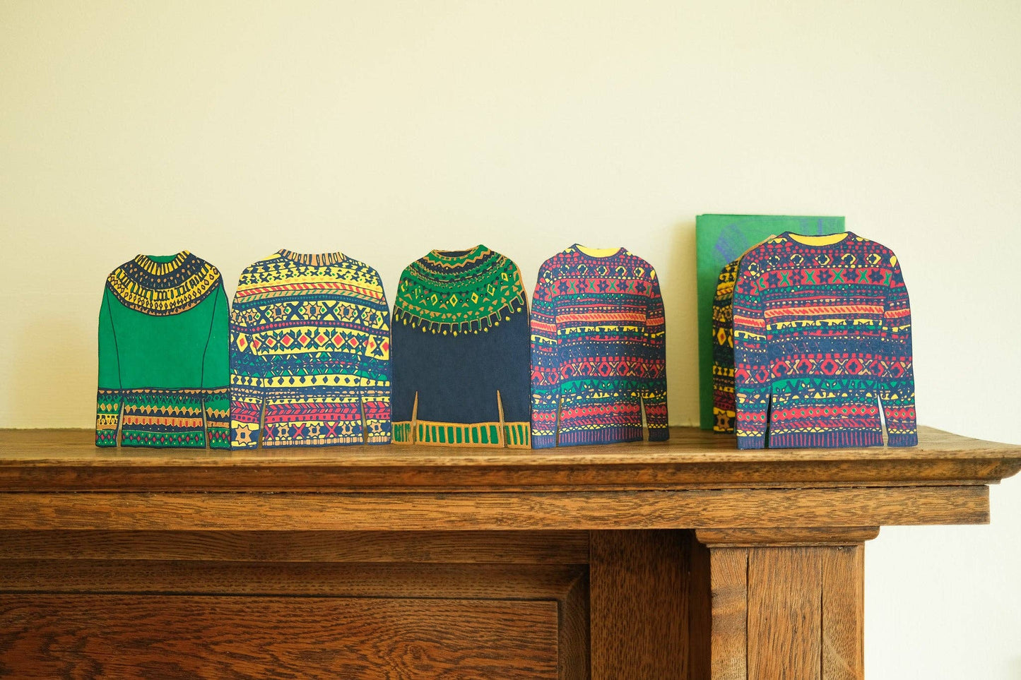 FESTIVE SWEATER CONCERTINA CARD