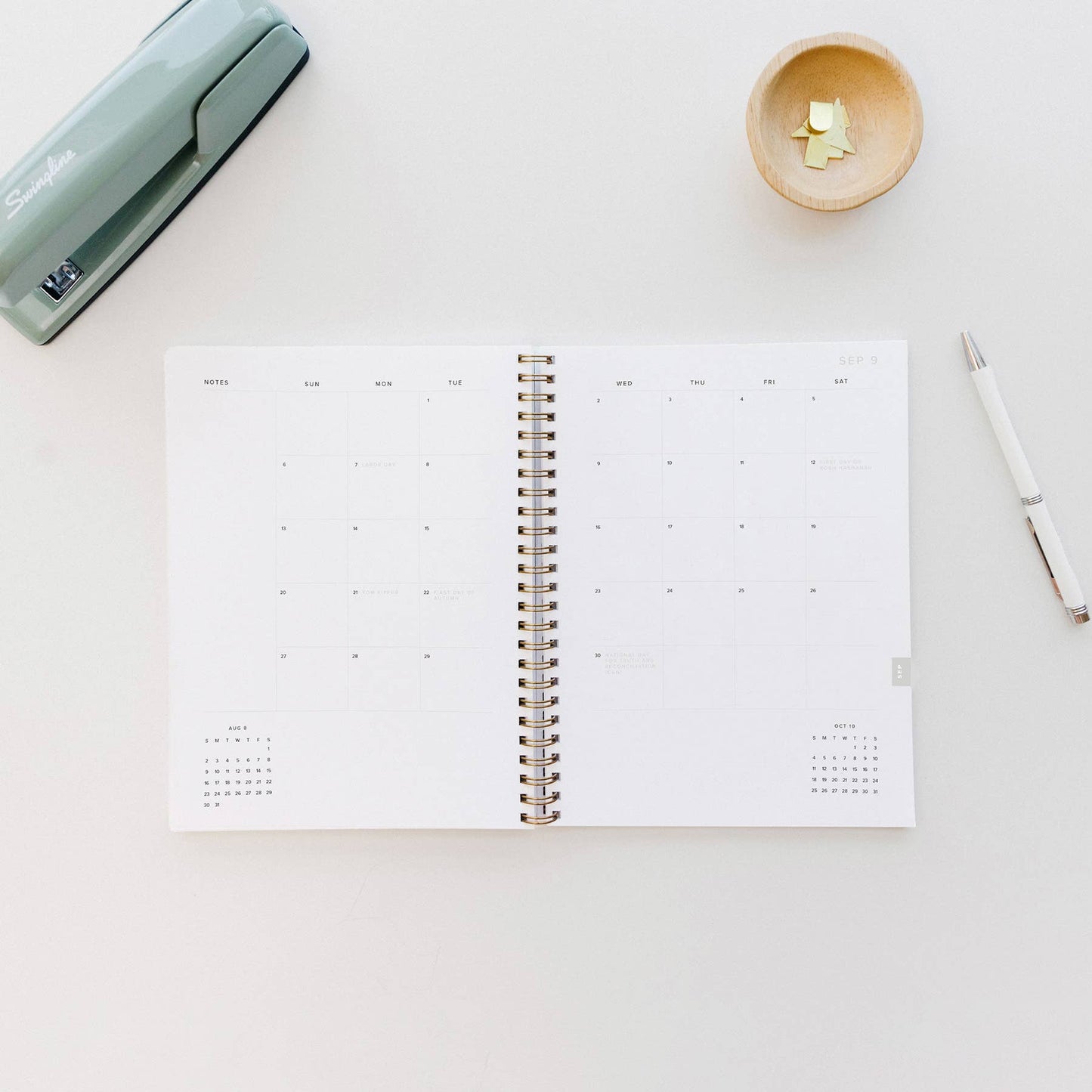 2026 Compact Task Planner: Charcoal Gray / None