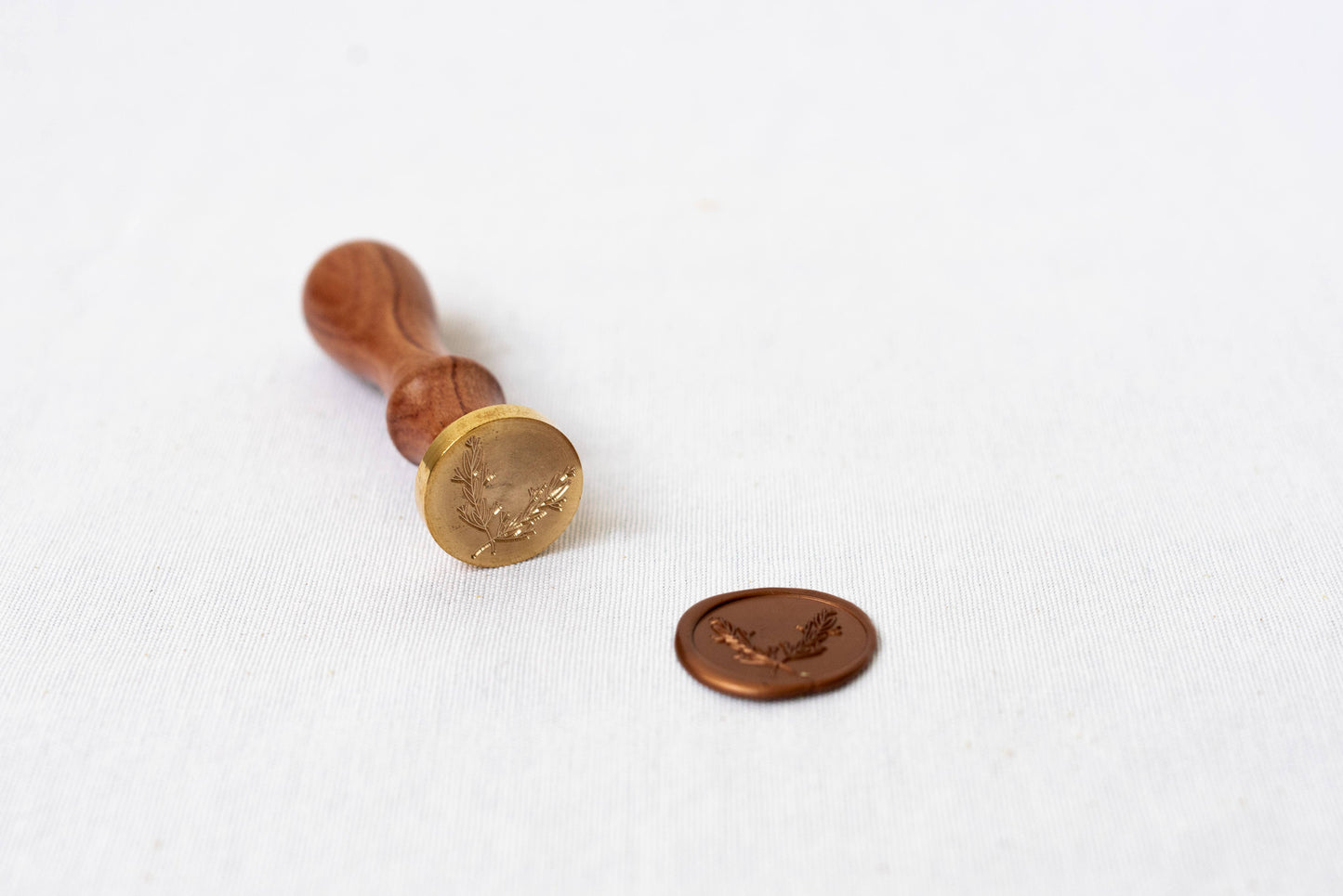 Laurel Wax Seal Stamp Kit: Heart of Gold / Jar of Sealing Wax Beads