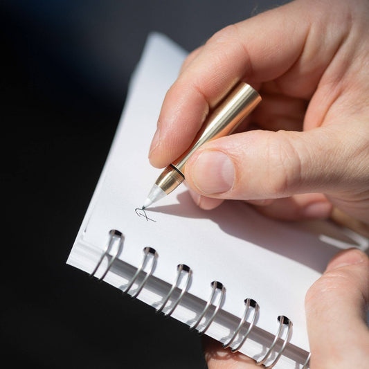 The Field Mouse – refillable travel pen: Ivy